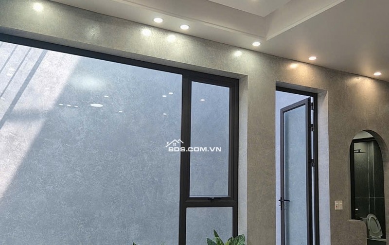 BÁN NHÀ ĐẸP 2.55 TỶ 3 TẦNG 52M2 ( TÂY NAM ) NGÕ NGẮN CHỢ KÊNH