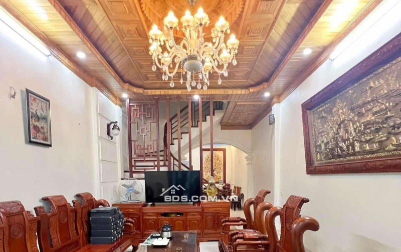 BÁN NHÀ 5.4 TỶ 4 TẦNG 74M2 CÓ SÂN ĐỂ Ô TÔ VỊ TRÍ VIP KHU HOÀ VƯỢNG