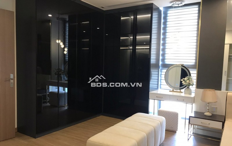 Bán căn hộ Vinhomes Skylake dt 148.8m2, 3N-4N, 2VS full sẵn nội thất xịn sò, hiện đại 19,3 tỷ -> 19,5 tỷ. LH xem mua nhà 0344529391