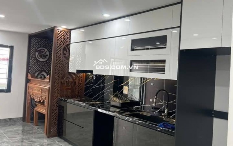 Nhà Đẹp Ô Tô Trong Nhà Hoàng Mai 50m, 6 tầng, mt 4.2m, giá 18.8 tỷ.