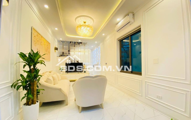 Nhà Đẹp Lô Góc, Gần Đường Ô TÔ, Đường Láng, Đống Đa 53m, 4 tầng, mt 4.1m, giá 14.2 tỷ.