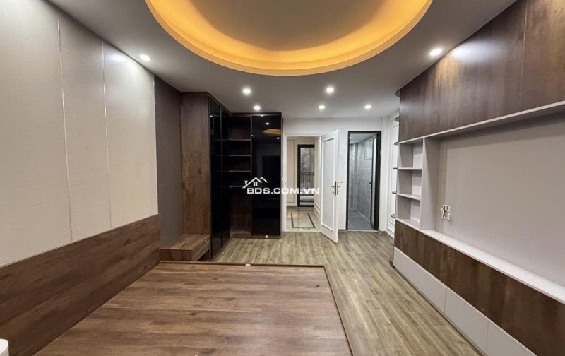 Bán Nhà Trường Chinh, Thanh Xuân - 2Thoáng - Oto - Thang Máy - Full Nội Thất - 65m. Nhỉnh 12 Tỷ.