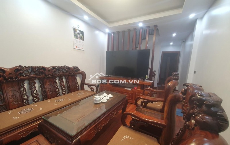 Siêu hiếm, cực chất, bán nhà ngõ ô tô tránh, kinh doanh, phố Vũ xuân Thiều. Giá nhỉnh 8 tỷ.