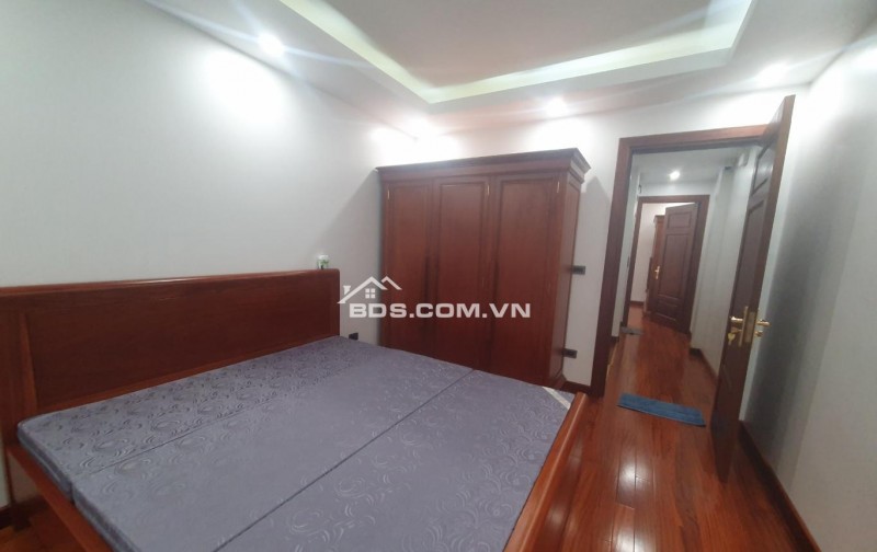 Siêu hiếm, cực chất, bán nhà ngõ ô tô tránh, kinh doanh, phố Vũ xuân Thiều. Giá nhỉnh 8 tỷ.