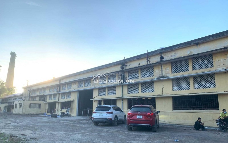 CHO THUÊ KHO BẮC TỪ LIÊM Diện tích 526m2 có sẵn, 620m2 ngày 18/6 có thể vào