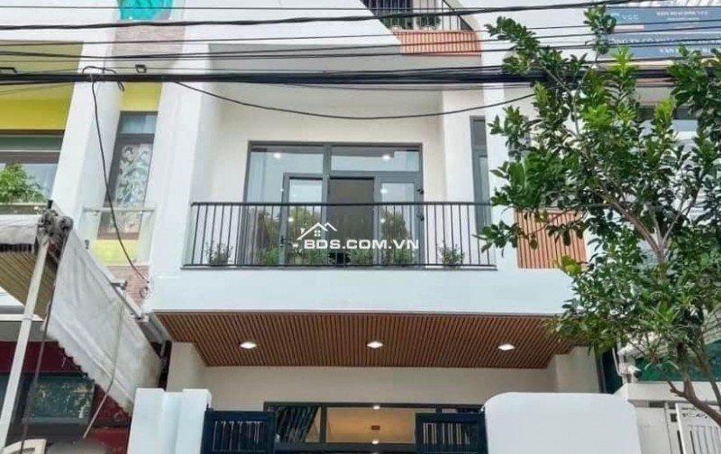 TÌM NGƯỜI THUÊ NHÀ – MỘT CHỐN Ở YÊN BÌNH GIỮA LÒNG GÒ VẤP Nhà mình có căn nguyên căn tại  hẻm Phan Huy Ích, P.12, Q. Gò Vấp, cần tìm người thuê thiện chí, giữ gìn, lâu dài. 