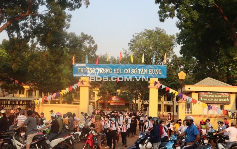 BÁN NHANH 840M2 ĐẤT THỔ CƯ GẦN ĐƯỜNG QL LỚN, SỔ RIÊNG. GIÁ 198TR