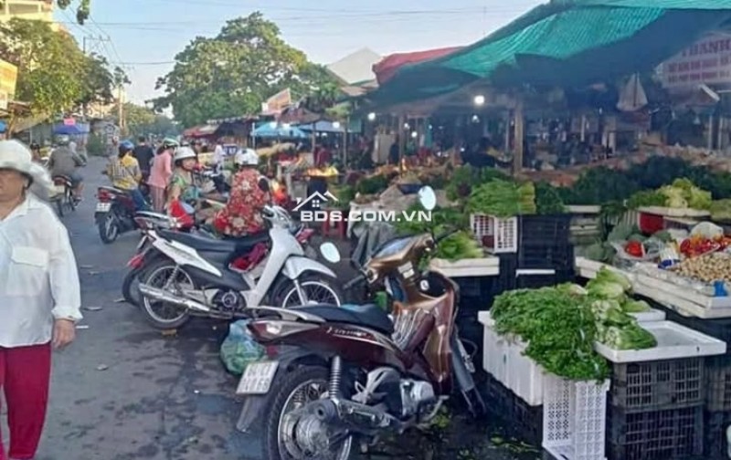 CẦN TIỀN BÁN 250M2 ĐẤT THỔ CƯ SHR NẰM NGAY CHỢ, TRƯỜNG HỌC. GIÁ 240TR