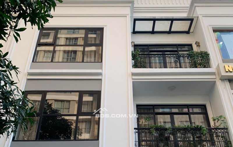 Bán liền kề Vinhomes Gardenia Hàm Nghi, 120m2, 5 tầng, thang máy, vị trí đẹp