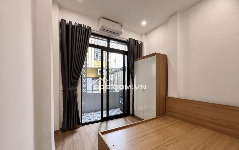 Nhà Phố Kim Mã- BA ĐÌNH 6.5 tỷ, 34M2 x6Tầng. Ngõ thông,ô tô tránh+kinh doanh