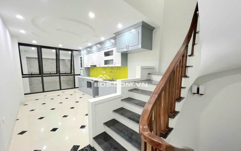 BÁN NHÀ KIM GIANG THANH XUÂN 8.5 TỶ 38M ĐẬP HỘP MỚI ĐẸP 1 CĂN ĐỘC LẬP THANG MÁY 20M Ô TÔ