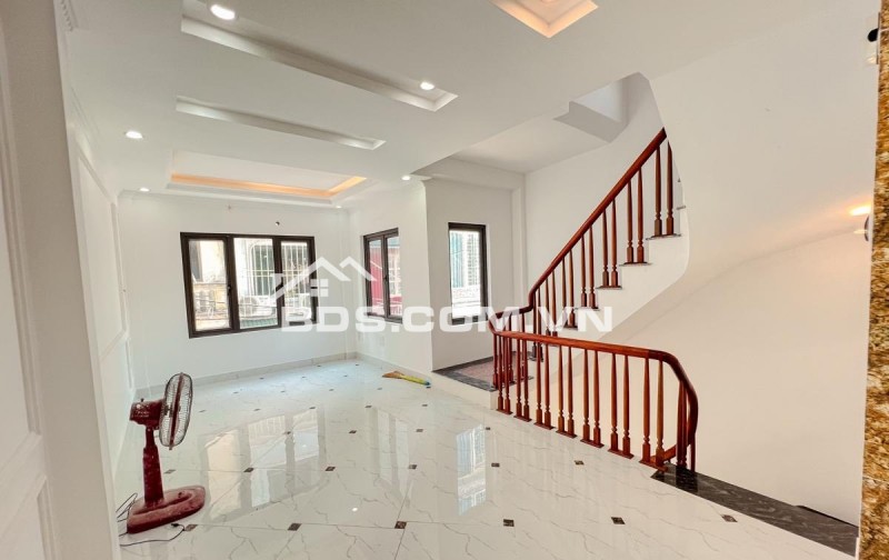 BÁN NHÀ HOÀNG LIỆT – Ô TÔ VÀO NHÀ – VIEW HỒ – THANG MÁY – 50M²  - 12.5 TỶ