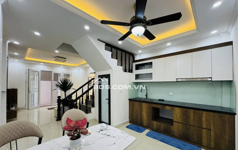 BÁN NHÀ RIÊNG TẠI ĐƯỜNG KIM GIANG, THANH XUÂN 6.8 TỶ 32M 4 TẦNG 2 THOÁNG.