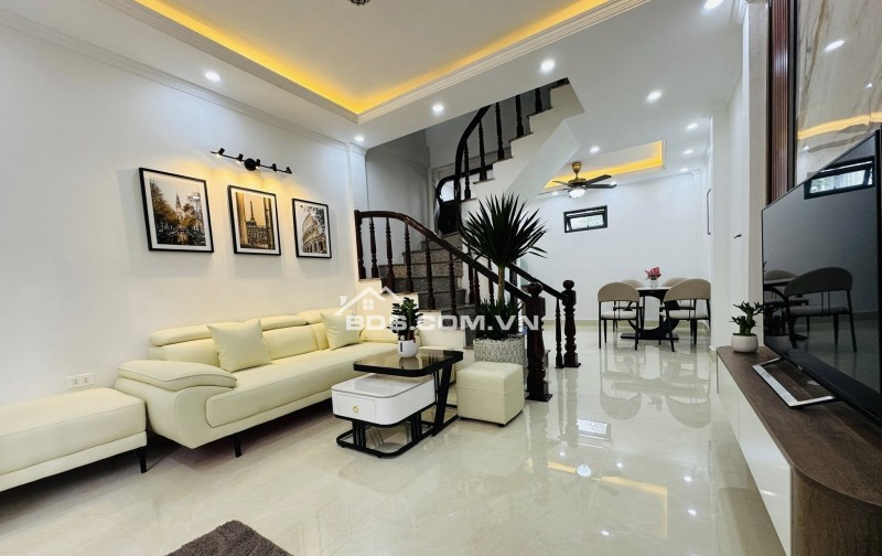 BÁN NHÀ RIÊNG TẠI ĐƯỜNG KIM GIANG, THANH XUÂN 6.8 TỶ 32M 4 TẦNG 2 THOÁNG.