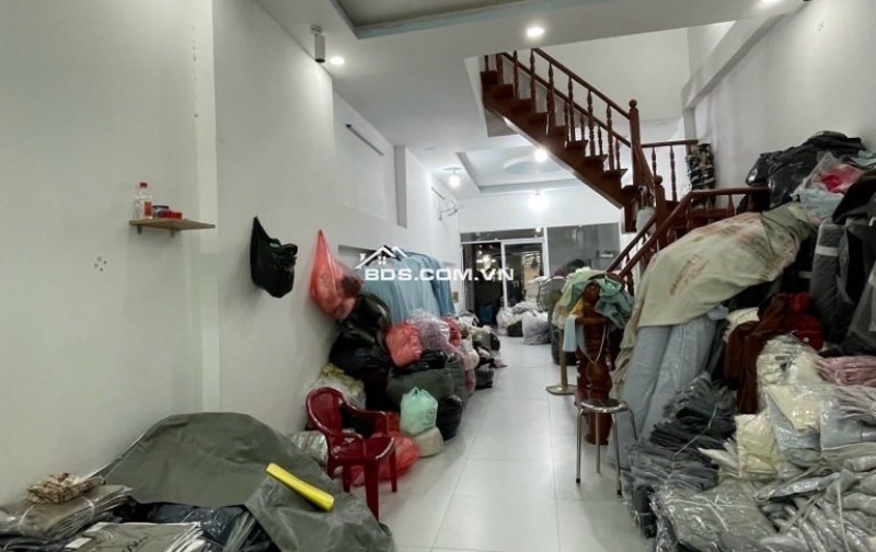 Bán Nhà riêng Lạc Long Quân - Tân Bình- Xe Hơi Đỗ Cửa 125 m2 Chỉ 12 tỷ