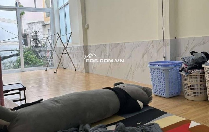 NGAY PHỐ BÙI VIỆN - 3 TẦNG - CÁCH 10M RA MẶT PHỐ-