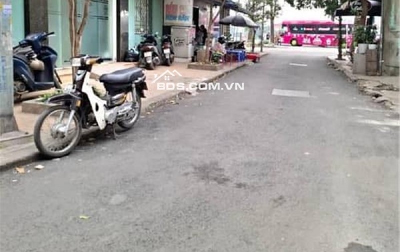 PHÂN LÔ - Ô TÔ TRÁNH - Ở SƯỚNG - VỈA HÈ - NHÀ ĐẸP KINH DOANH - CÁCH HỒ LINH ĐÀM CHỈ 30M