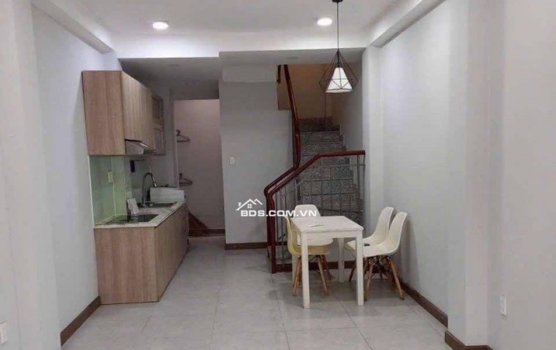 SÁT MẶT TIỀN ĐƯỜNG NGUYỄN TRÃI - XE HƠI ĐỖ CỬA - 4 TẦNG - KHU VỰC AN NINH DÂN TRÍ.
