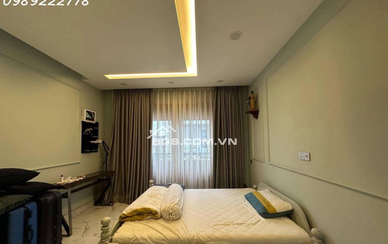 SIÊU PHẨM ĐẸP BÀU CÁT, ÔTÔ NGỦ BÊN TRONG, 5x22M, 5 TẦNG, THANG MÁY, NỞ HẬU, NỘI THẤT CAO CẤP VÀ TIỀN XÂY DỰNG CẢ CHỤC TY.