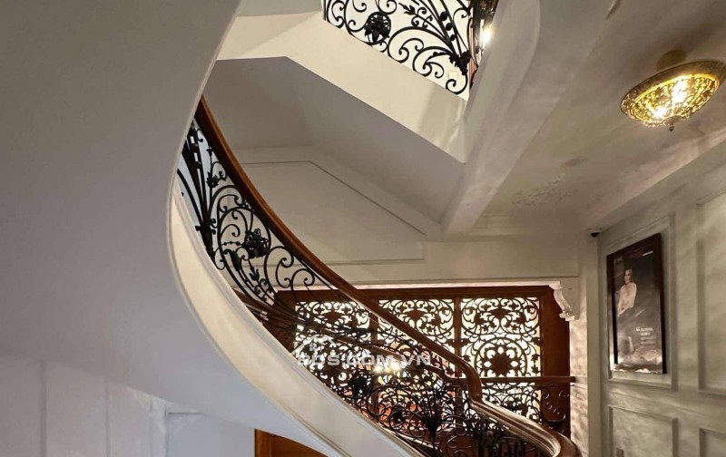 SIÊU PHẨM ĐẸP BÀU CÁT, ÔTÔ NGỦ BÊN TRONG, 5x22M, 5 TẦNG, THANG MÁY, NỞ HẬU, NỘI THẤT CAO CẤP VÀ TIỀN XÂY DỰNG CẢ CHỤC TY.