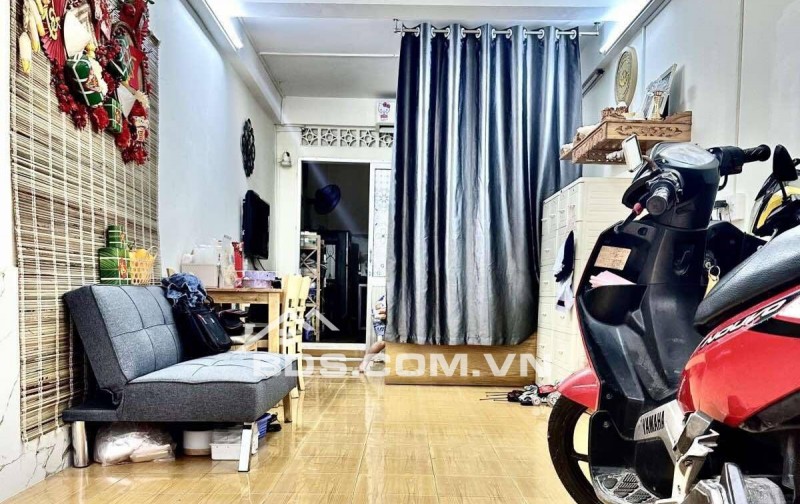 NGAY PHỐ BÙI VIỆN - 3 TẦNG - CÁCH 10M RA MẶT PHỐ-