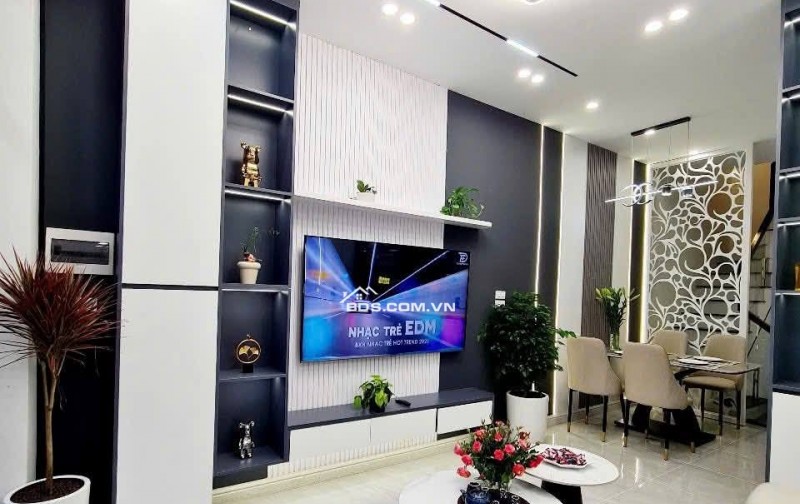 NHÀ MỚI VIP SIÊU HIẾM ĐỘI CẤN-BA ĐÌNH -39M2-4 Tầng-3,5MT-9,6 Tỷ
