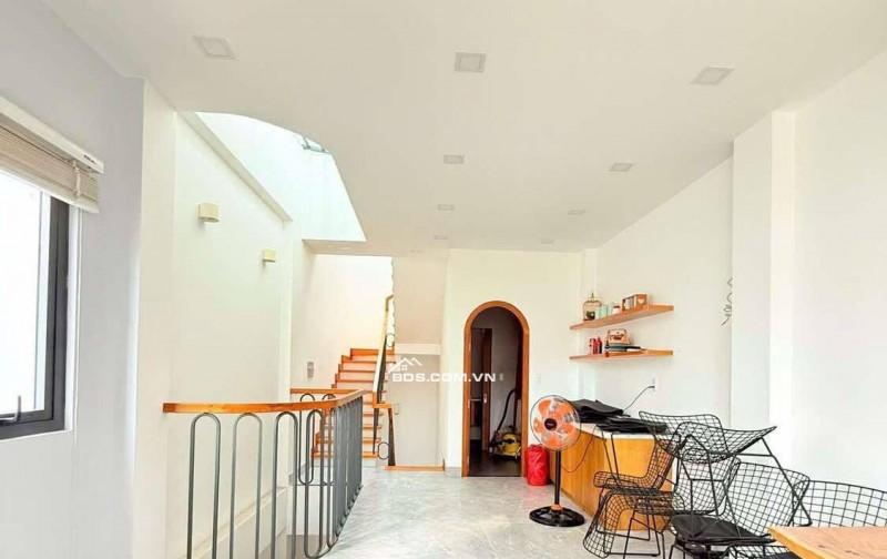 SIÊU PHẨM [#QUẬN_10]—P11 - HẺM XE HƠI - LÔ GÓC - SIÊU ĐẸP- FULL NỘI THẤT CAO CẤP- 4.2X14M - 5 TẦNG - 3PN MASTER