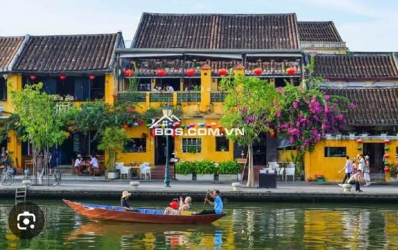 Tòa khách sạn sang trọng -Ngay trung tâm phố cổ Hội An -Dòng tiền 300 triệu tháng-Giá chỉ 36,95 tỷ