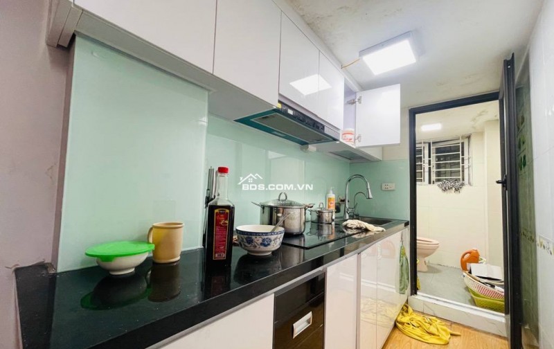 Bán nhà 44m2 Ngô Gia Tự, Long Biên, Ô tô, Dân xây, 2 thoáng, 5 tỷ 5