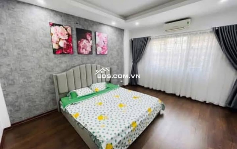Nhà Đẹp Gần Đường Lĩnh Nam, Hoàng Mai 30m, 5 tầng, mt 4.6m, giá 5.8 tỷ