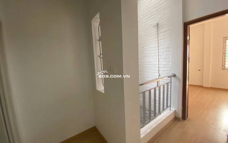 Bán nhà 4 tầng Nguyễn Văn Cừ, Cách ô tô - Hồng Tiến 20m, 55m2, Ko QH, 6 tỷ 2