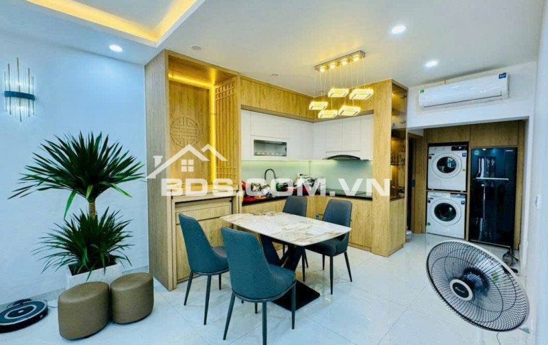 Nhà Đẹp Ở Luôn Phố 8/3, Hai Bà Trưng 50/70m, mt 5m, giá 5.18 tỷ.