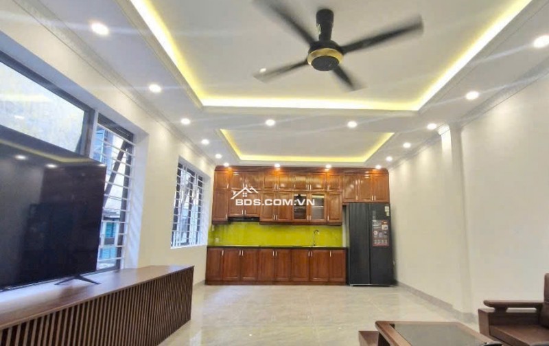 Bán nhà ngõ 12 Thạch Bàn, Gara ô tô, Thang máy, Gần Hồ. View đẹp. 60m x 6T. Lh 0965858116