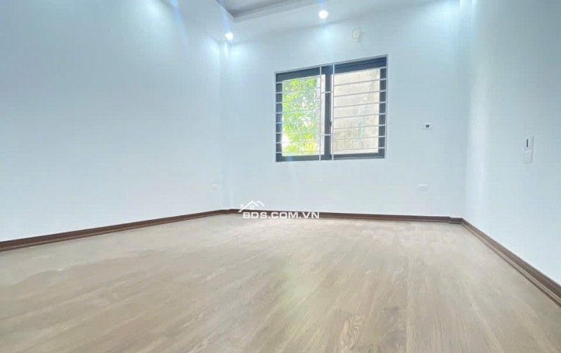 5.85 tỷ nhà Ngọc hồi, Thanh Trì, 50m2 xây 4 tầng , ô tô tới của - ô chờ thang máy.