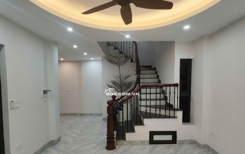 Nhỉnh 5 tỷ Biệt thự mini gần Ngũ Hiệp,Thanh Trì, 70m2 xây 4 tầng , ô tô đỗ cổng.