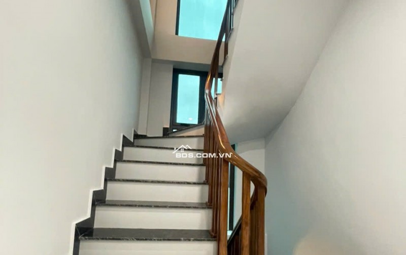 Bán nhà mới koong ngũ hiệp, Thanh Trì, 60m2*4 tầng , ô tô đỗ cổng - chỉ 6.9x tỷ .