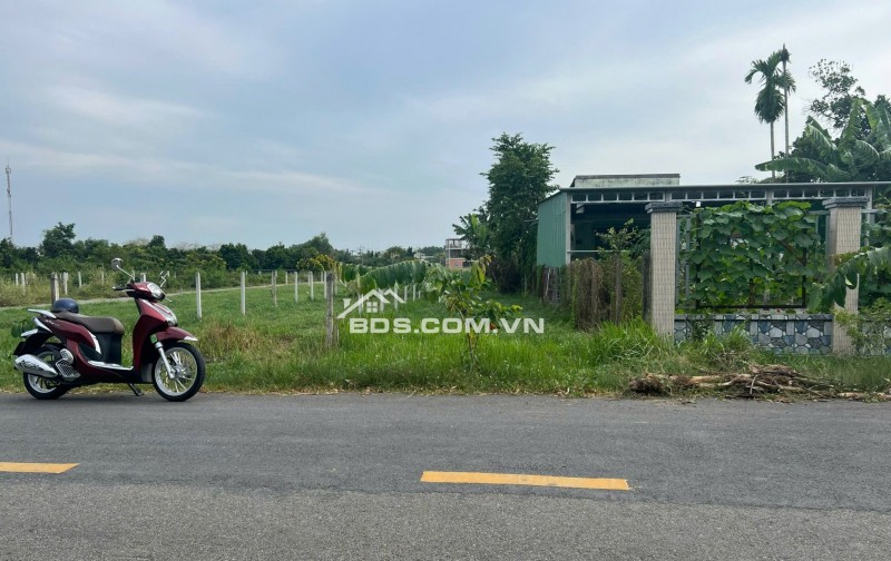 CẦN TIỀN BÁN 280M2 ĐẤT THỔ CƯ SÁT ĐƯỜNG QL LỚN, SHR NẰM GẦN TRƯỜNG HỌC. GIÁ 198TR