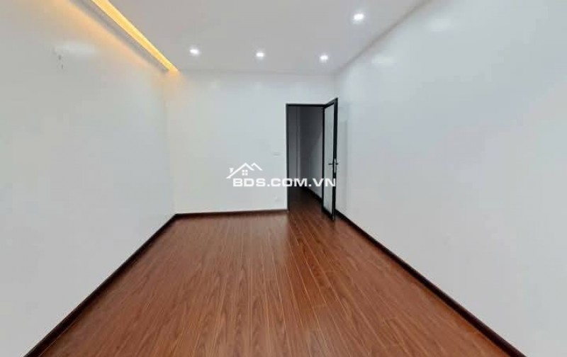 Nhà Đẹp Gần Đường Ô Tô, Vĩnh Hưng, Hoàng Mai 30m, 5 tầng, mt 3.5m, giá 6.5 tỷ