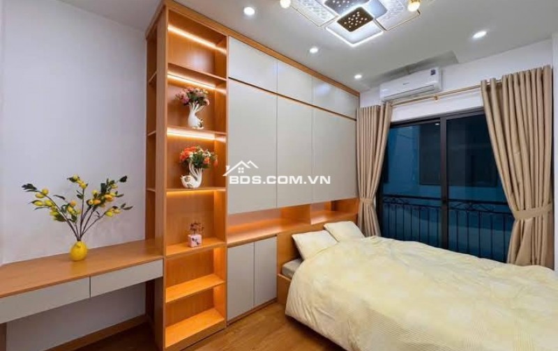 Nhà Đẹp Gần Đường Hoàng Mai 25m, 5 tầng, mt 3m, giá 5.8 tỷ