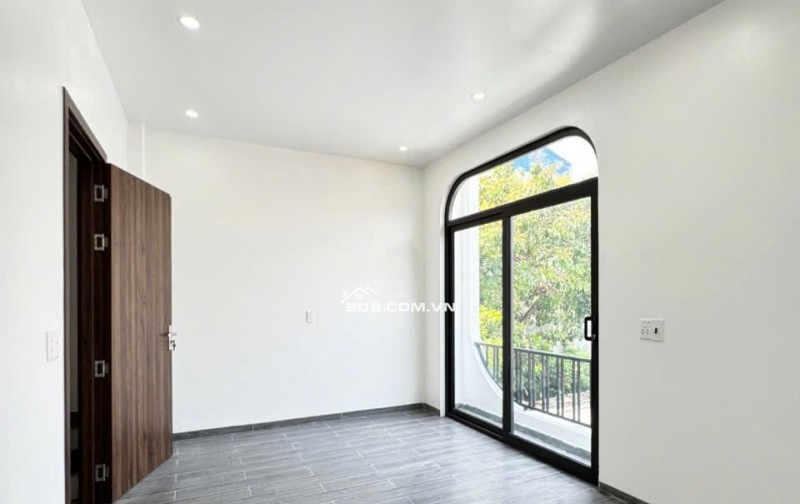 BÁN NHÀ ĐẸP 2.55 TỶ 3 TẦNG 52M2 ( TÂY NAM ) NGÕ NGẮN CHỢ KÊNH