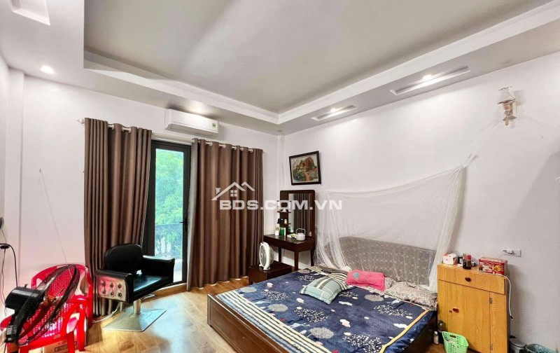 BÁN NHÀ 5.4 TỶ 4 TẦNG 74M2 CÓ SÂN ĐỂ Ô TÔ VỊ TRÍ VIP KHU HOÀ VƯỢNG