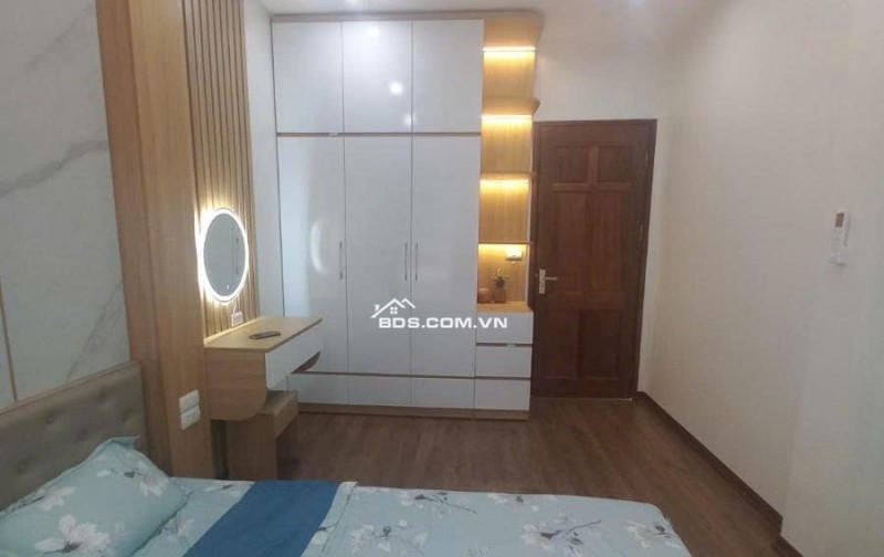 Bán Nhà Ngã Tư Sở - Oto - Kinh Doanh - 40m, 4 Tầng - Full Nội Thất. Chỉ 12.5 Tỷ.