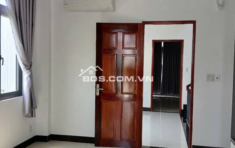 Căn BIỆT THỰ 3 TẦNG.  Đ. Trần Văn Hiển, Trung An, TP Mỹ Tho. Hẻm Ô tô lưu thông 2 chiều.