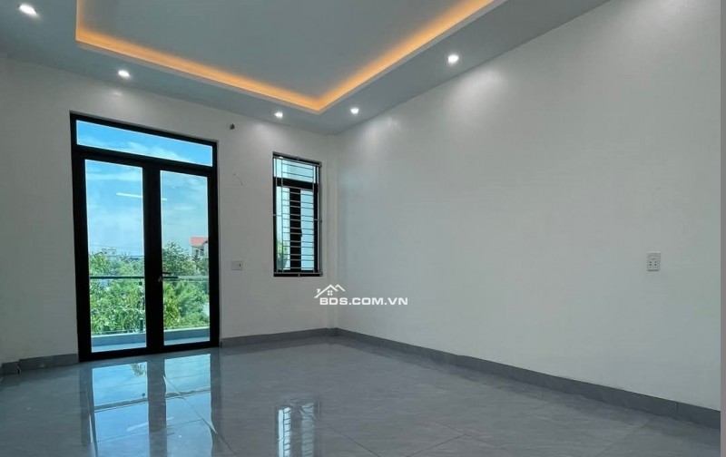 BÁN NHÀ SIÊU ĐẸP 4.45 TỶ 3 TẦNG 64M2 MẶT ĐƯỜNG ĐÔ THỊ BÃI VIÊN