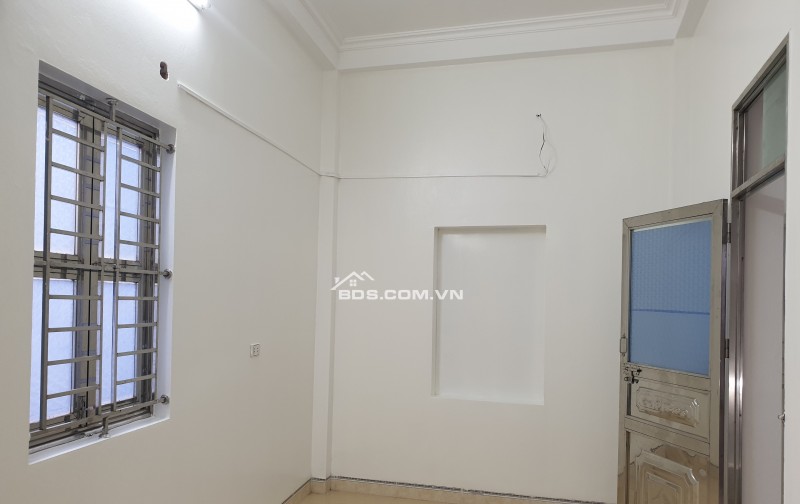 BÁN NHÀ DÂN XÂY ĐẸP 1.95 TỶ 3 TẦNG 46M2 NGÕ NGẮN HOÀNG VĂN THỤ