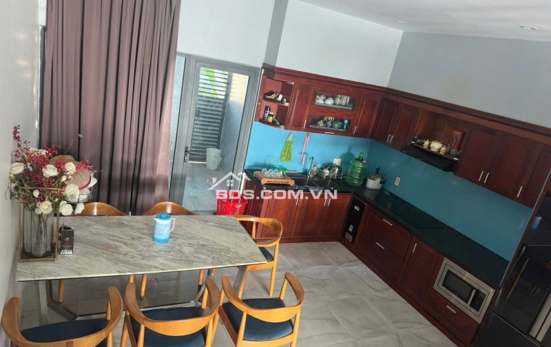 NHÀ 3 TẦNG KIÊN CỐ - MT NGÔ QUYỀN -  SHOPHOUSE ĐẤT XANH MIỀN TRUNG - VỈA HÈ 4.5M - DÒNG TIỀN 15TR/THÁNG