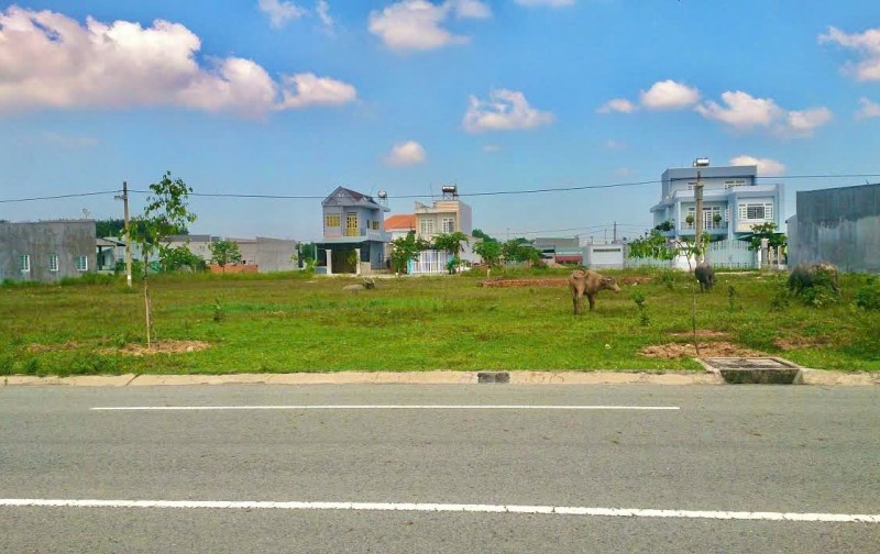 CẦN TIỀN BÁN NHANH 1023M2 ĐẤT NGAY KCN ĐANG HOẠT ĐỘNG ĐÔNG CÔNG NHÂN LÀM VIỆC. GIÁ 180TR