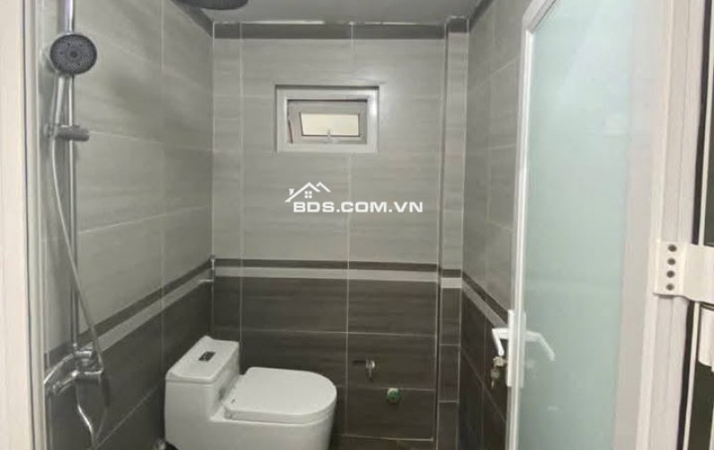 Bán nhà 4 tầng Nguyễn Văn Cừ, Cách ô tô - Hồng Tiến 20m, 55m2, Ko QH, 6 tỷ 2