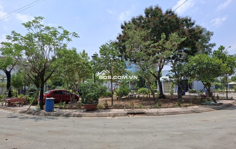 Bán đất A4 Thủ Đức, Phân lô 5mx25m, phù hợp xây nhà cao tầng để ở hoặc CHDV cho thuê giá cao.