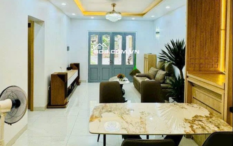 Nhà Đẹp Ở Luôn Phố 8/3, Hai Bà Trưng 50/70m, mt 5m, giá 5.18 tỷ.